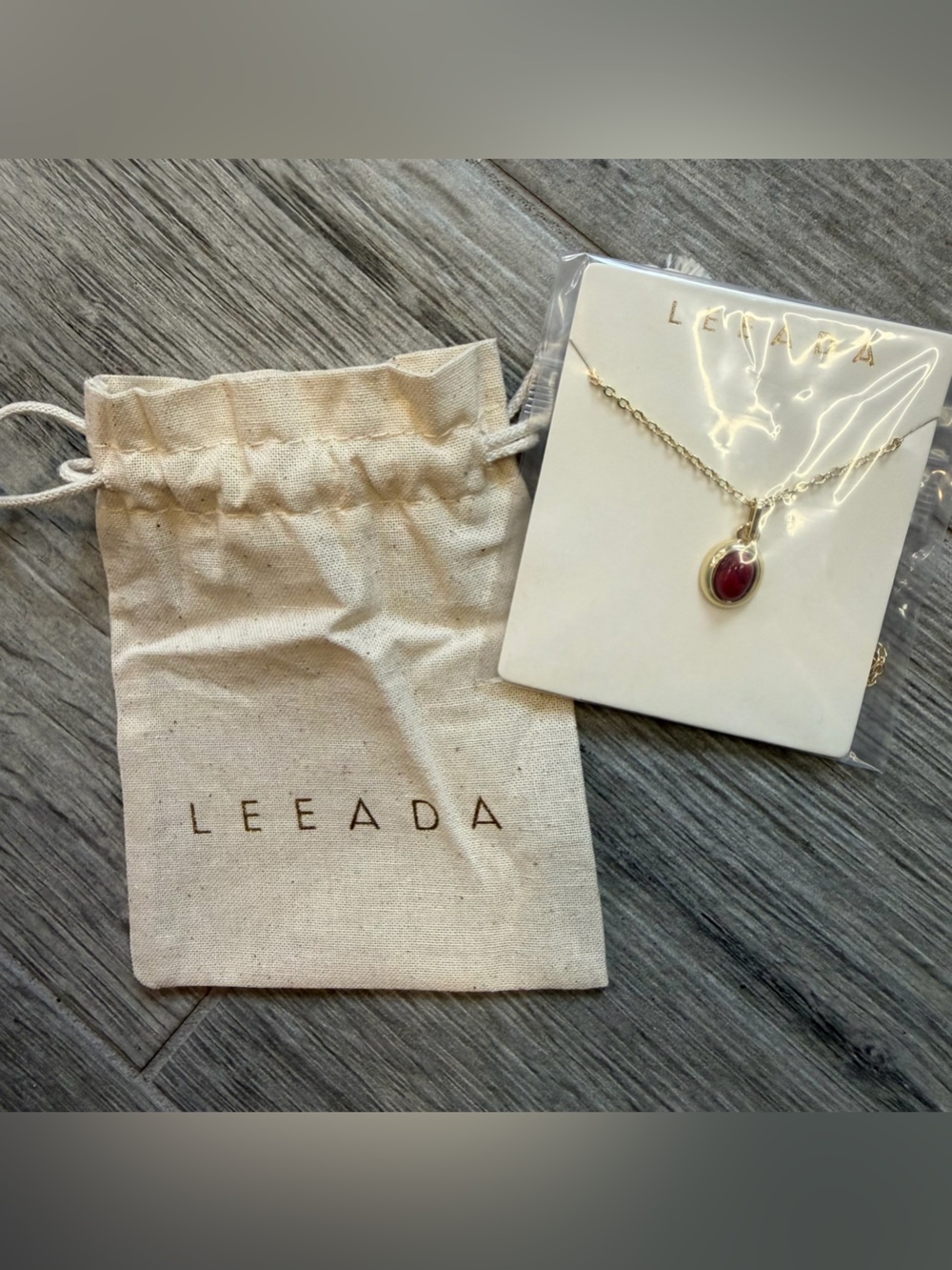Leeada Oval Gemstone Pendant Necklace Gold Tone Burgundy Stone LEE-FA-002 NEW